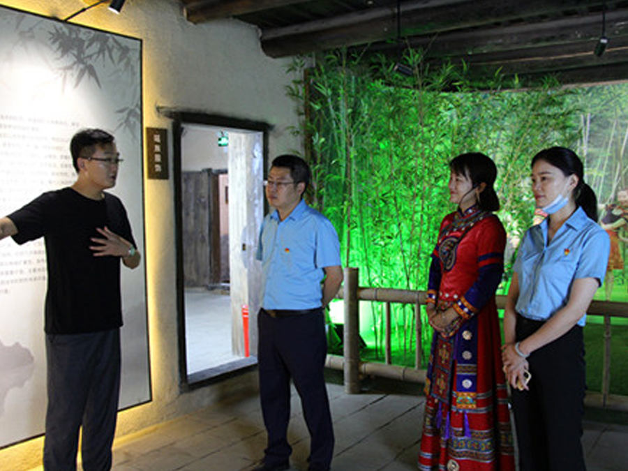 鄂旅投咸寧集團(tuán)與九宮山管委會(huì)聯(lián)合組織黨建調(diào)研活動(dòng),助力鄉(xiāng)村振興發(fā)展